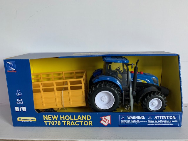 New Holland T7070 met Aanhanger - 1:24